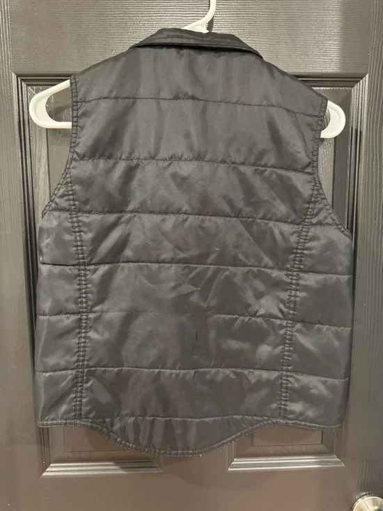 GAP Black Quilted Puffer Vest - Picture 2 of 5